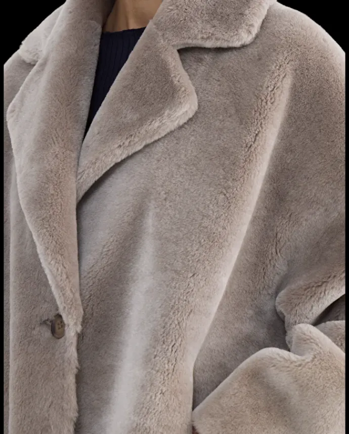 praga_4.webp Mujer Lottusse Praga
